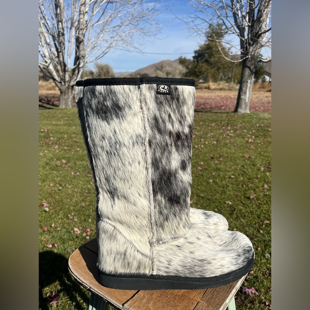 Roper women’s leather fleece lined winter boots. Size 8. EUC